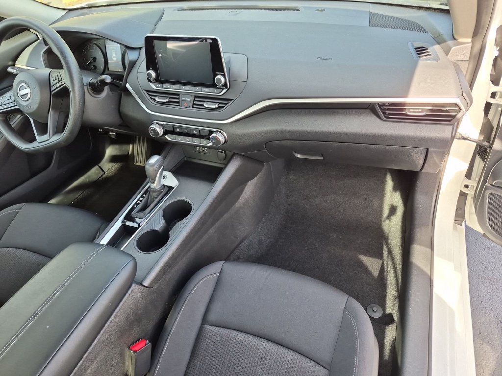 Used 2025 Nissan Altima 2.5 S FWD image 26