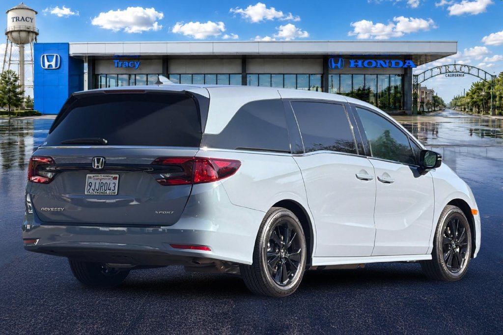 Certified 2024 Honda Odyssey Sport image 6