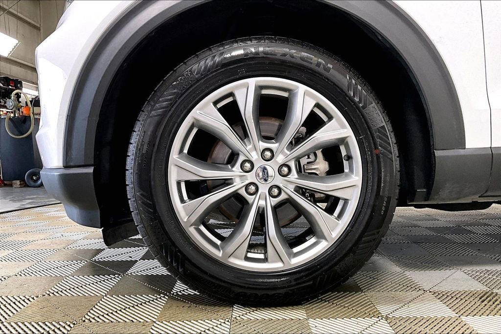 Used 2021 Ford Explorer Limited w/ Equipment Group 301A image 8