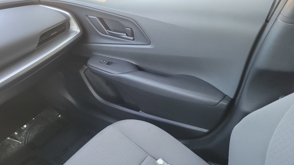 Used 2024 Toyota Prius LE FWD image 13