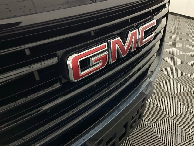 Used 2024 GMC Terrain SLT w/ Elevation Edition image 11
