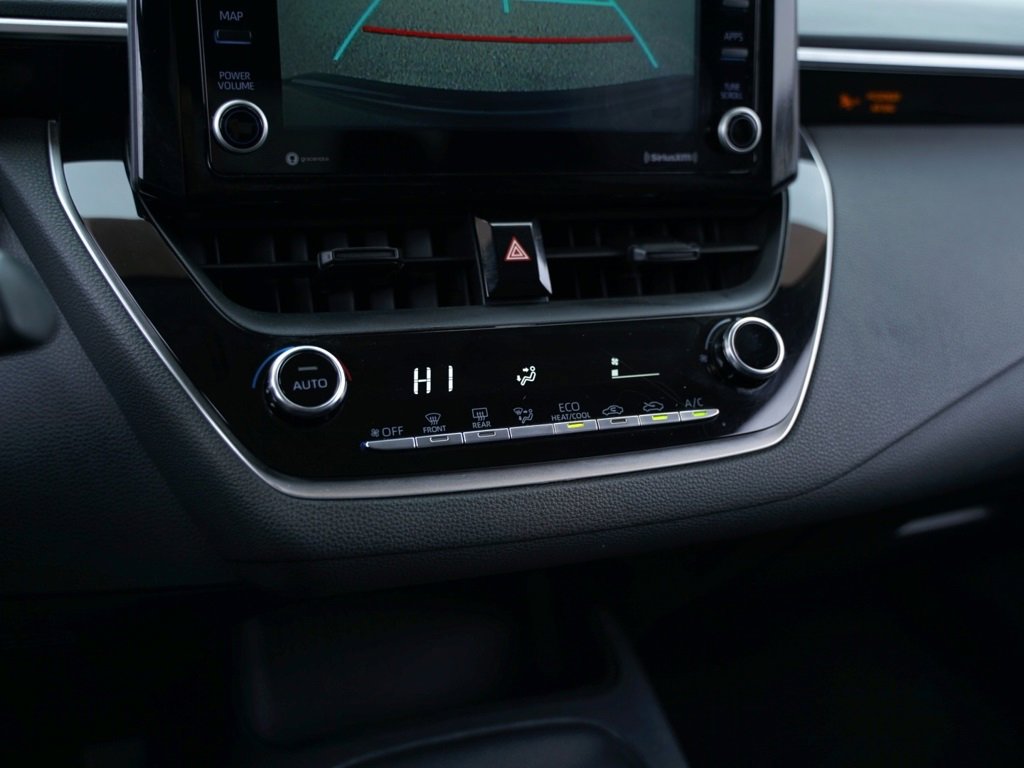 Used 2022 Toyota Corolla LE image 16