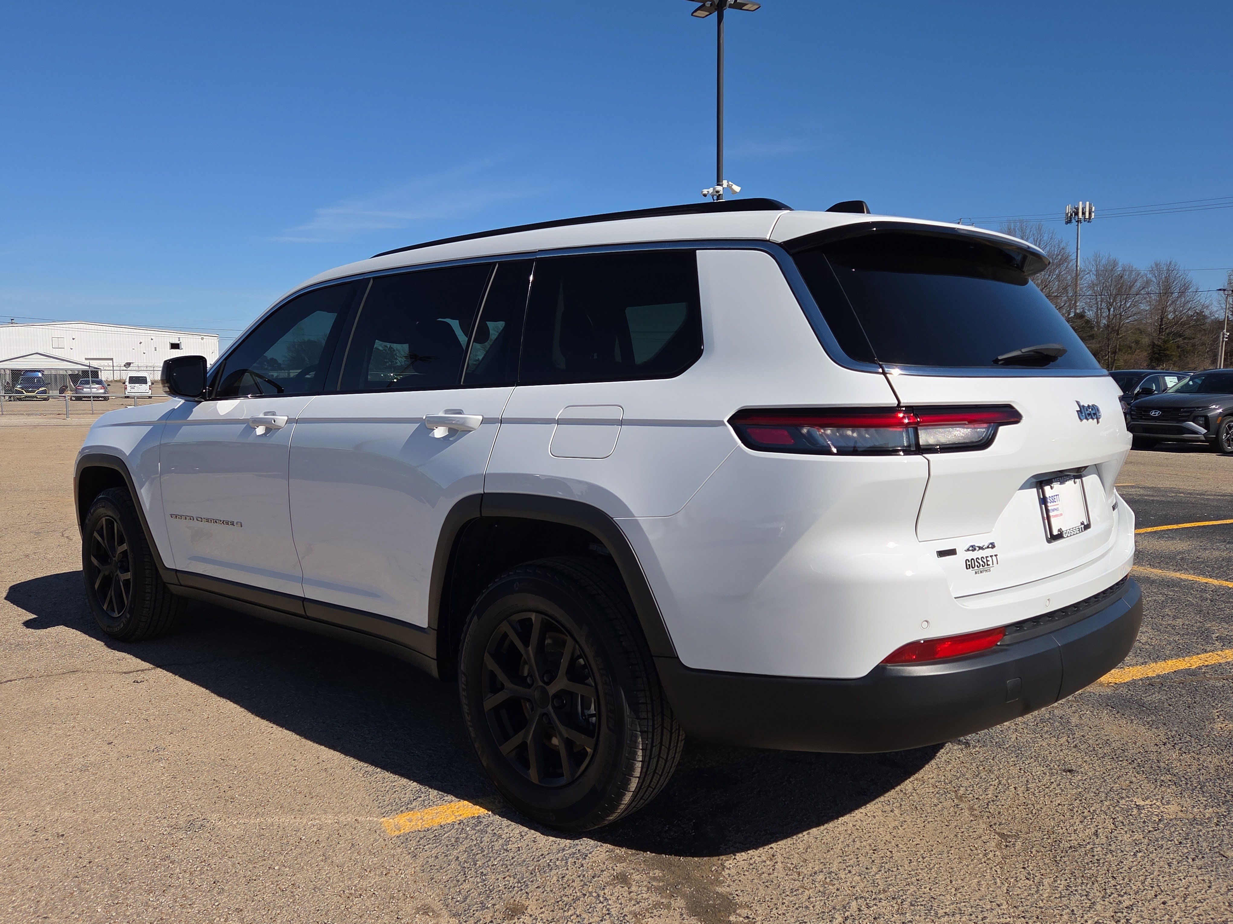 Used 2023 Jeep Grand Cherokee L Limited image 3