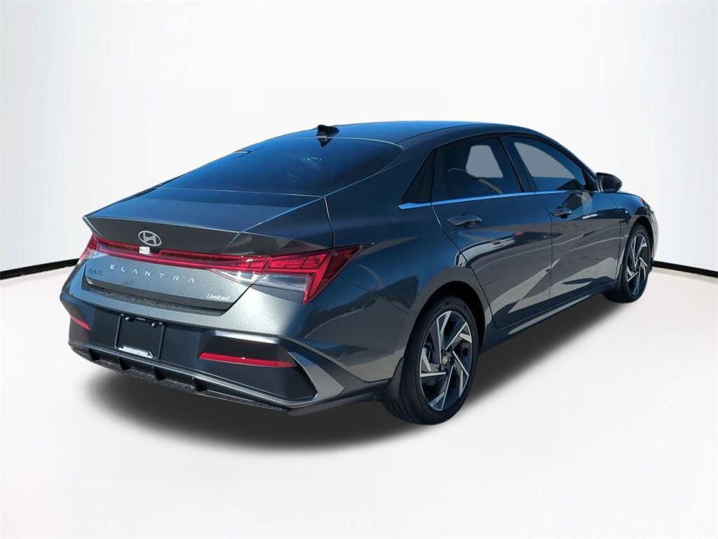New 2026 Hyundai Elantra Limited image 5