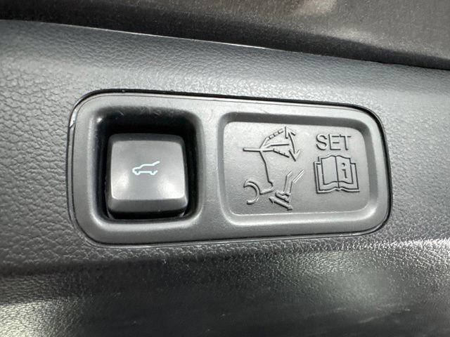 Used 2020 Ford Expedition Max XLT w/ Equipment Group 202A AWD/4WD image 19