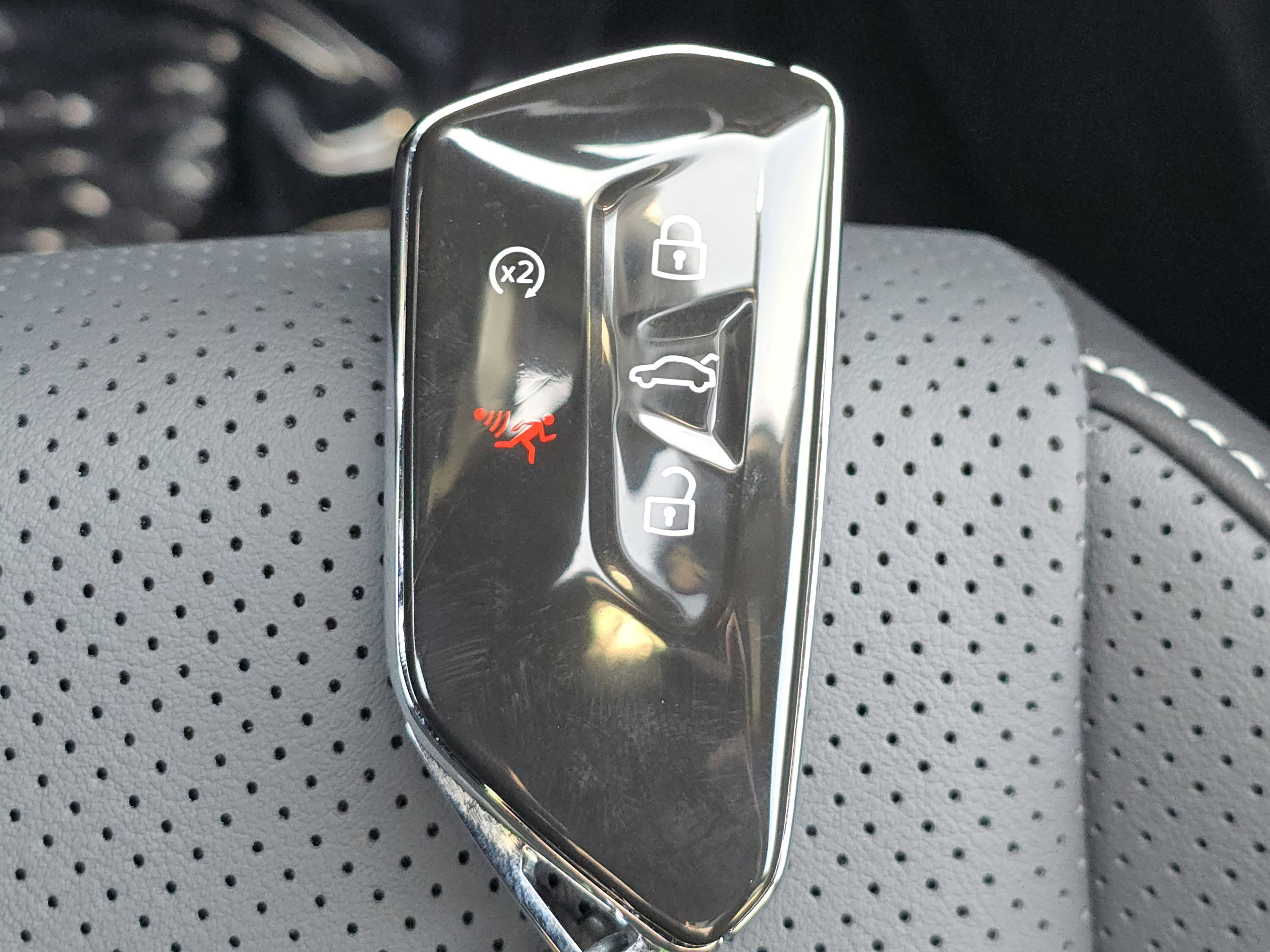 New 2026 Volkswagen Tiguan SE R-Line image 27