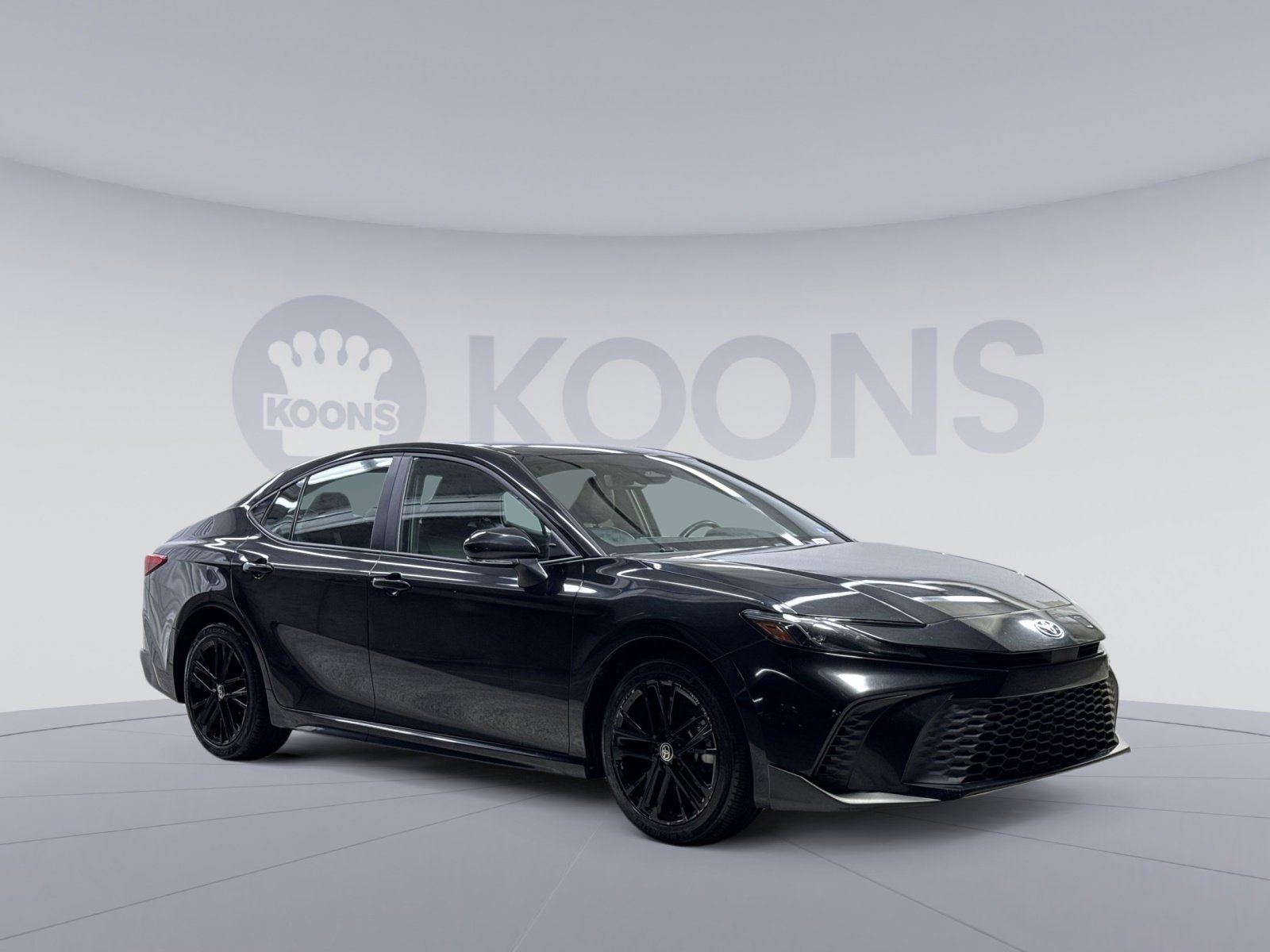 Used 2025 Toyota Camry SE w/ Convenience Package image 14