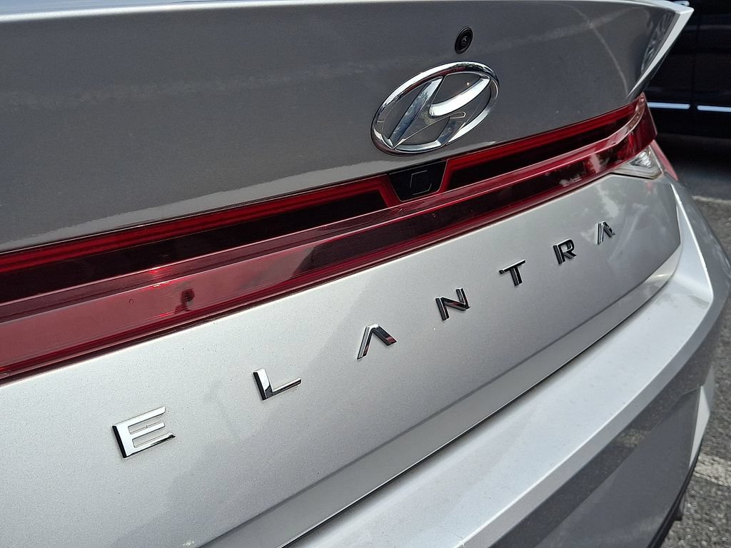 Used 2021 Hyundai Elantra SEL w/ Convenience Package FWD image 29