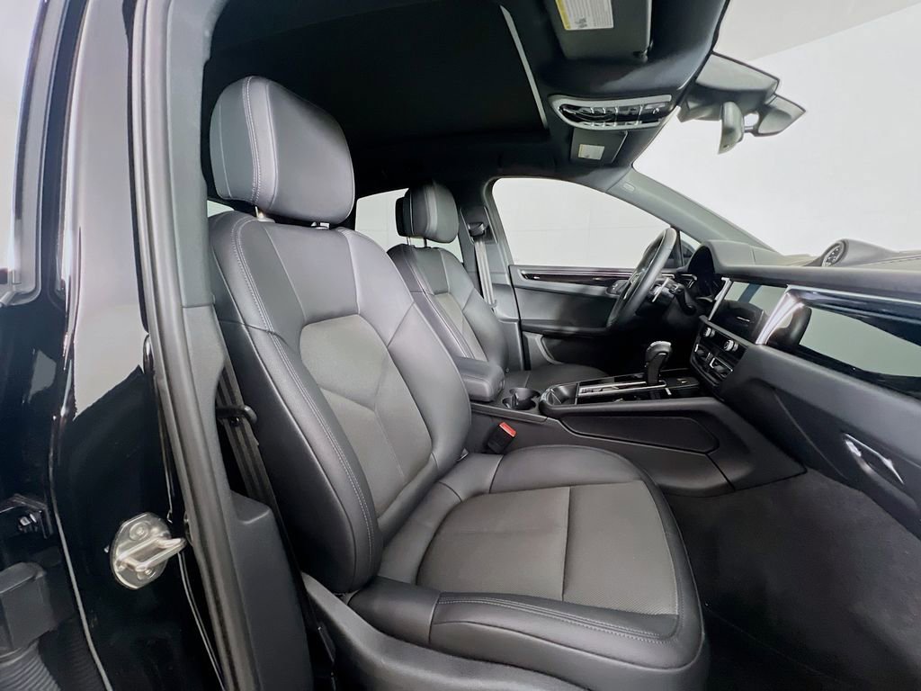 Certified 2023 Porsche Macan image 29