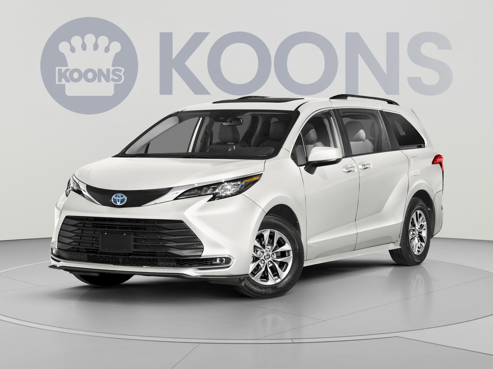 Used 2021 Toyota Sienna XLE FWD image 1