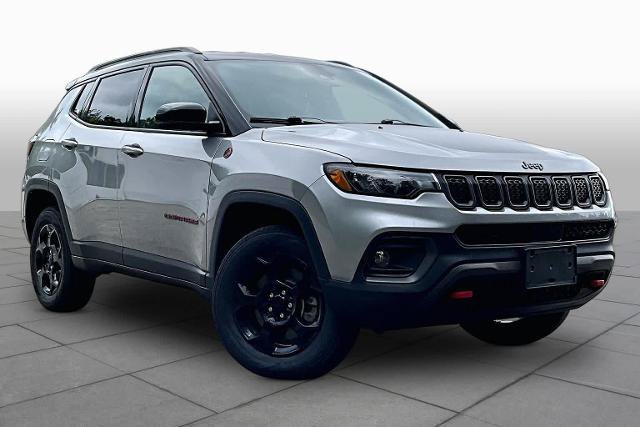 Used 2024 Jeep Compass Trailhawk AWD/4WD image 3