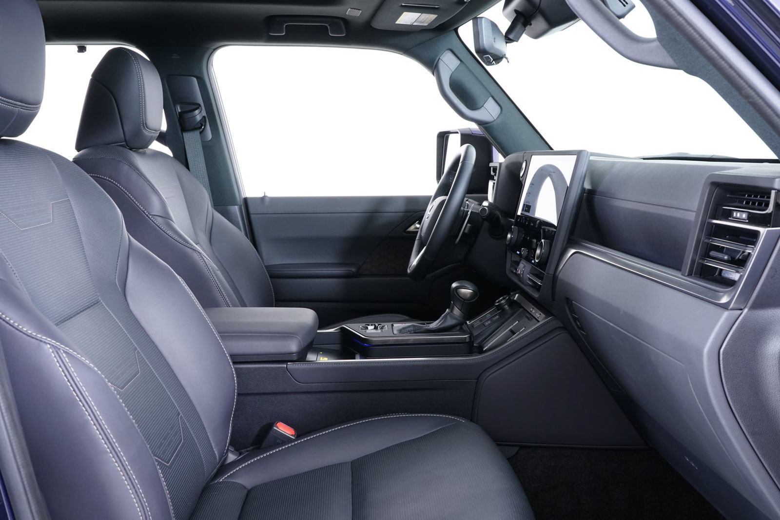 Used 2025 Lexus GX 550 w/ Accessory Package (2T) AWD/4WD image 28