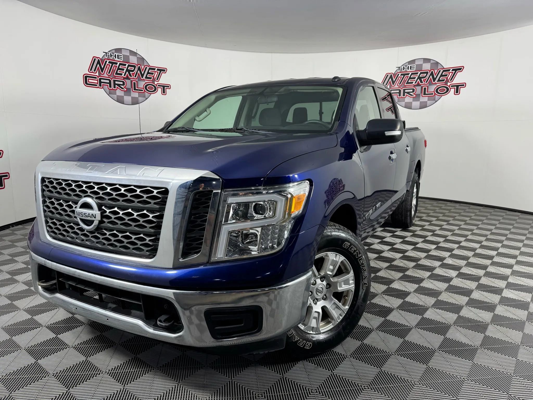 Used 2019 Nissan Titan SV
