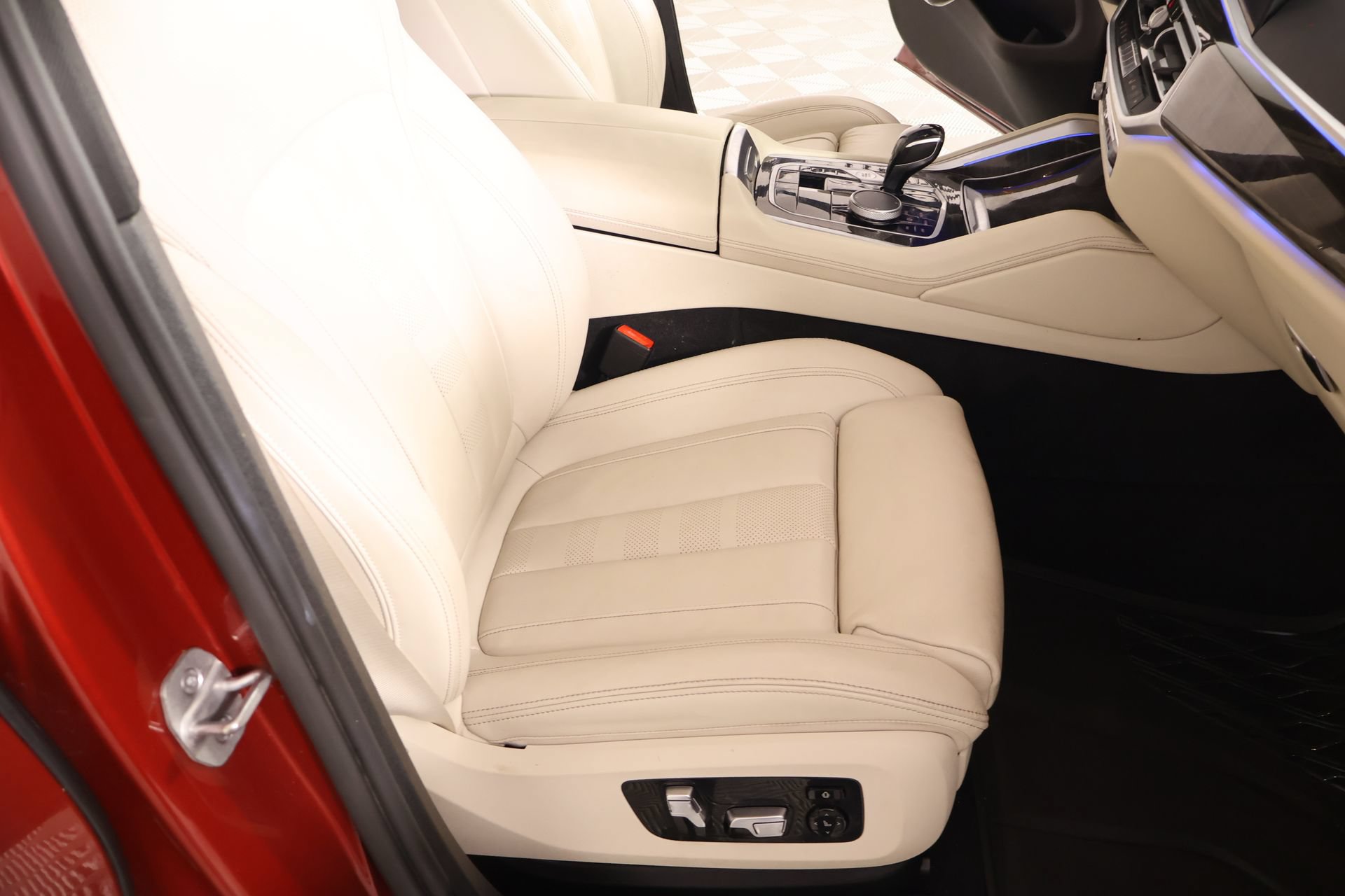 Used 2021 BMW X6 xDrive40i w/ Premium Package AWD/4WD image 14
