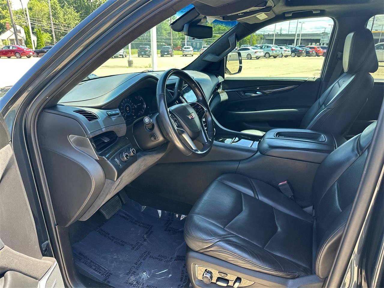 Used 2019 Cadillac Escalade ESV Platinum AWD/4WD image 9