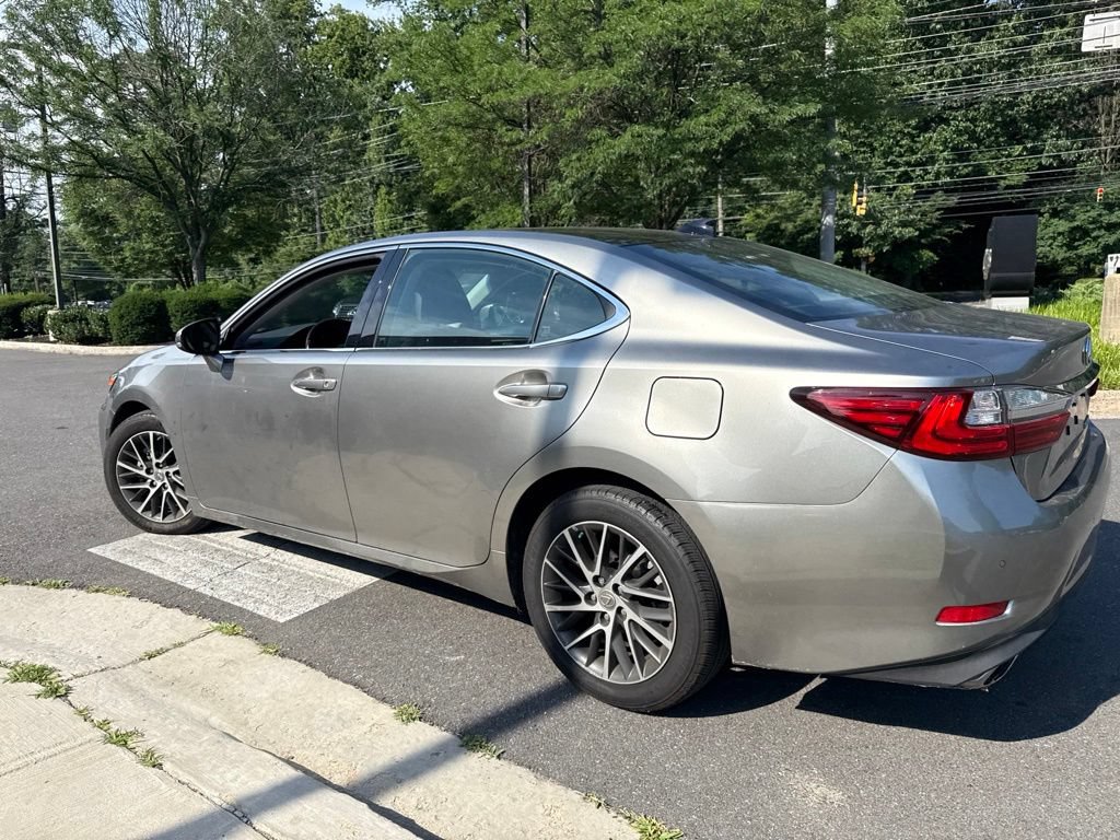 Used 2018 Lexus ES 350 w/ Luxury Package w/Wood Trim FWD image 5