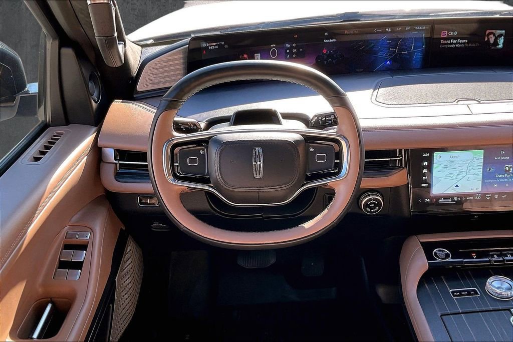 Used 2025 Lincoln Navigator Black Label AWD/4WD image 8