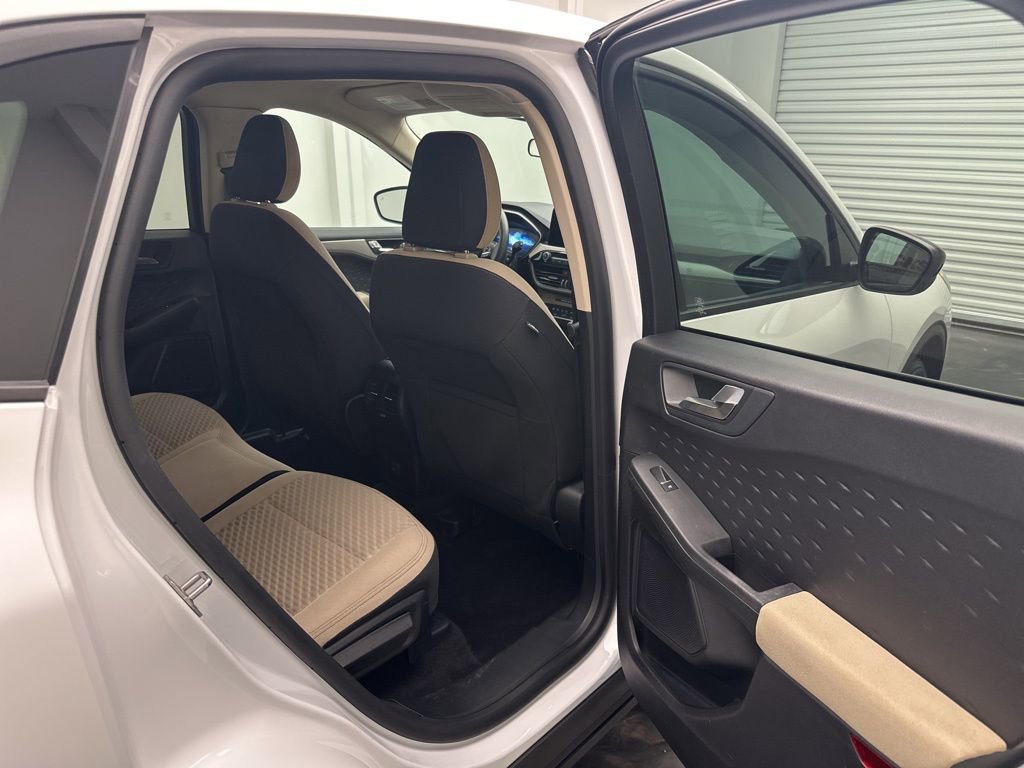 Used 2020 Ford Escape SE Sport image 7