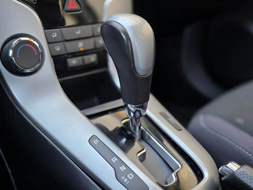 Used 2013 Chevrolet Cruze LT image 31