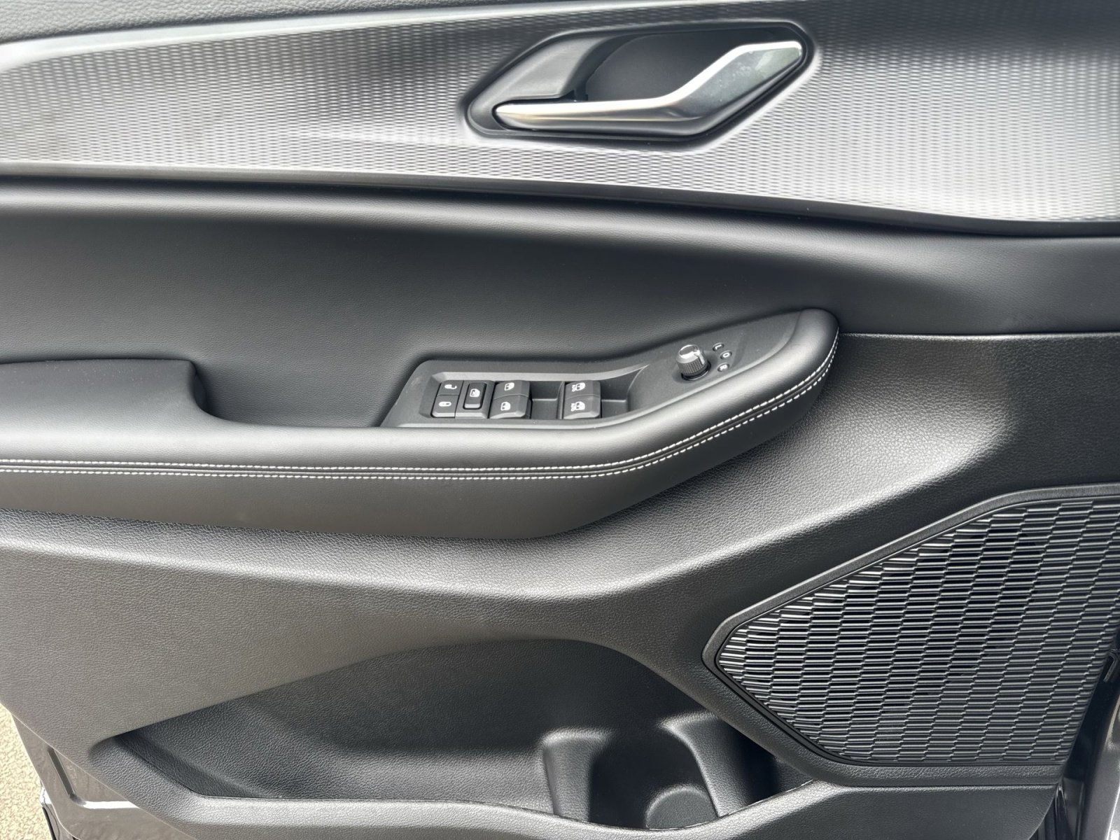 New 2025 Jeep Grand Cherokee L Laredo w/ Luxury Tech Group I image 15