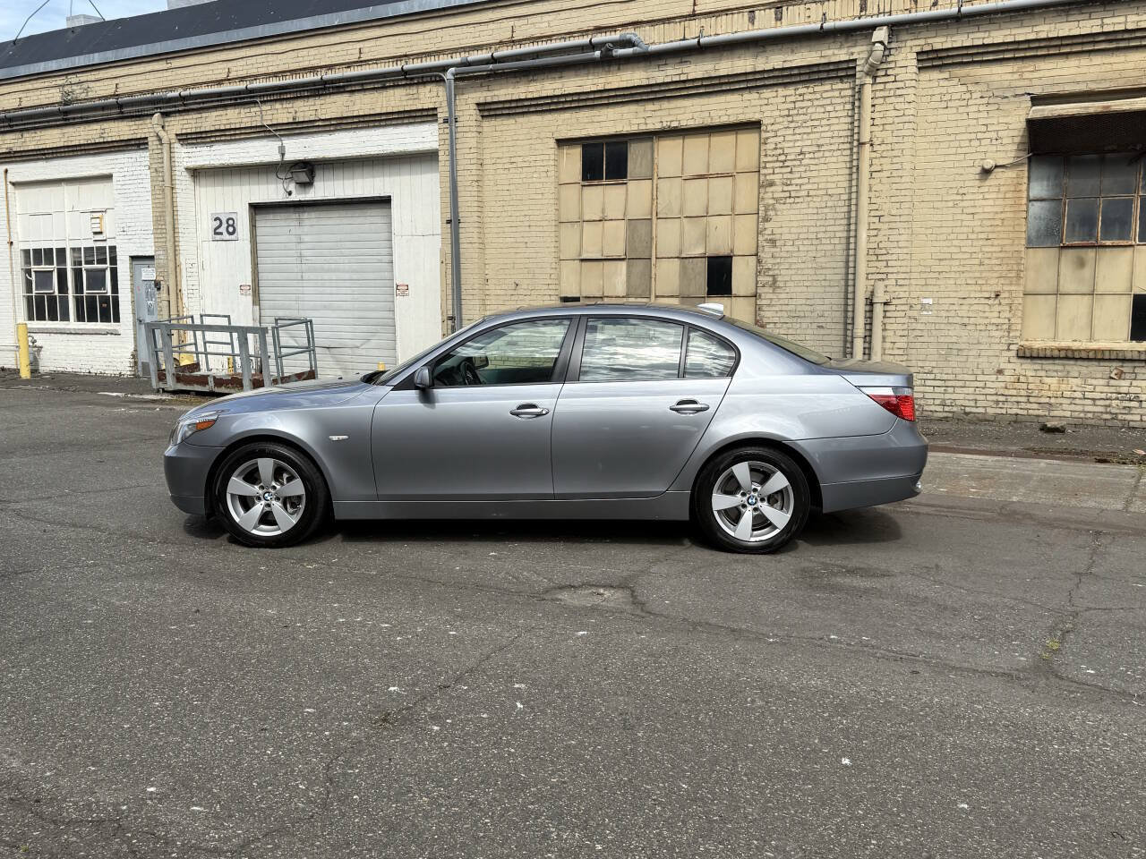 Used 2007 BMW 530xi Sedan AWD/4WD image 5