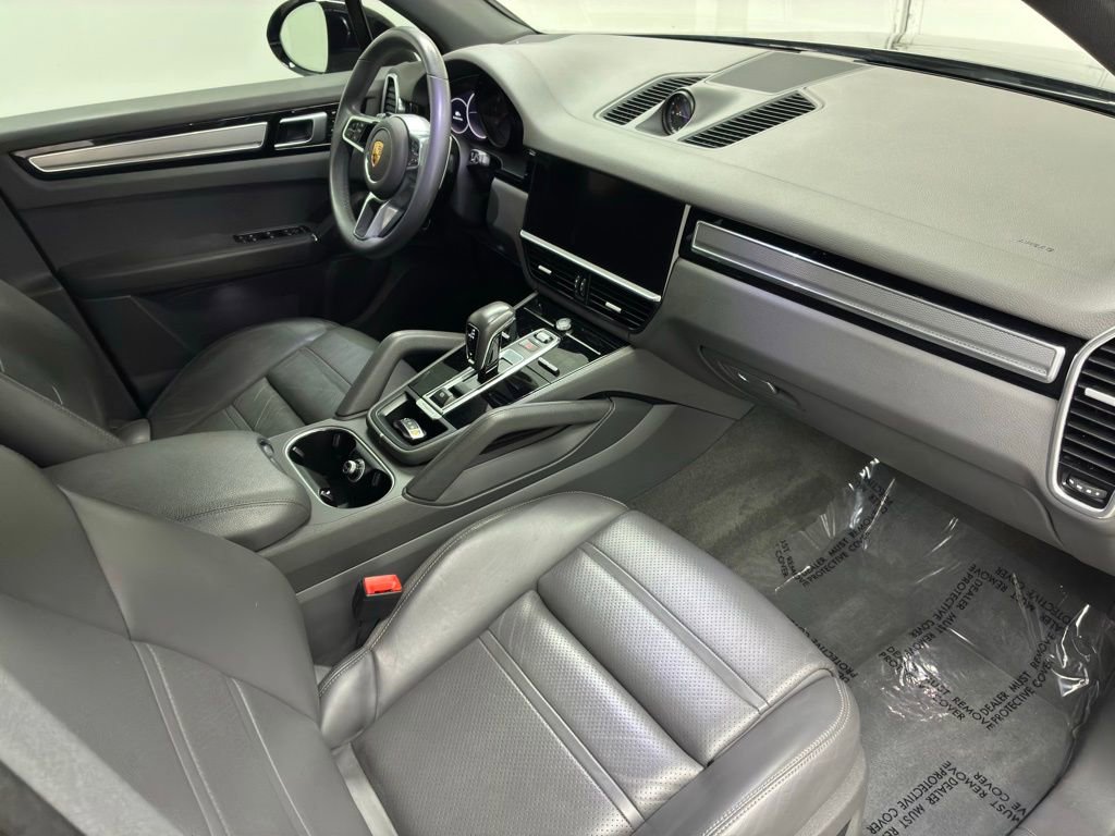 Used 2022 Porsche Cayenne Platinum Edition image 58