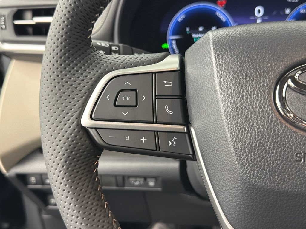 Certified 2026 Toyota Sienna Limited FWD image 27