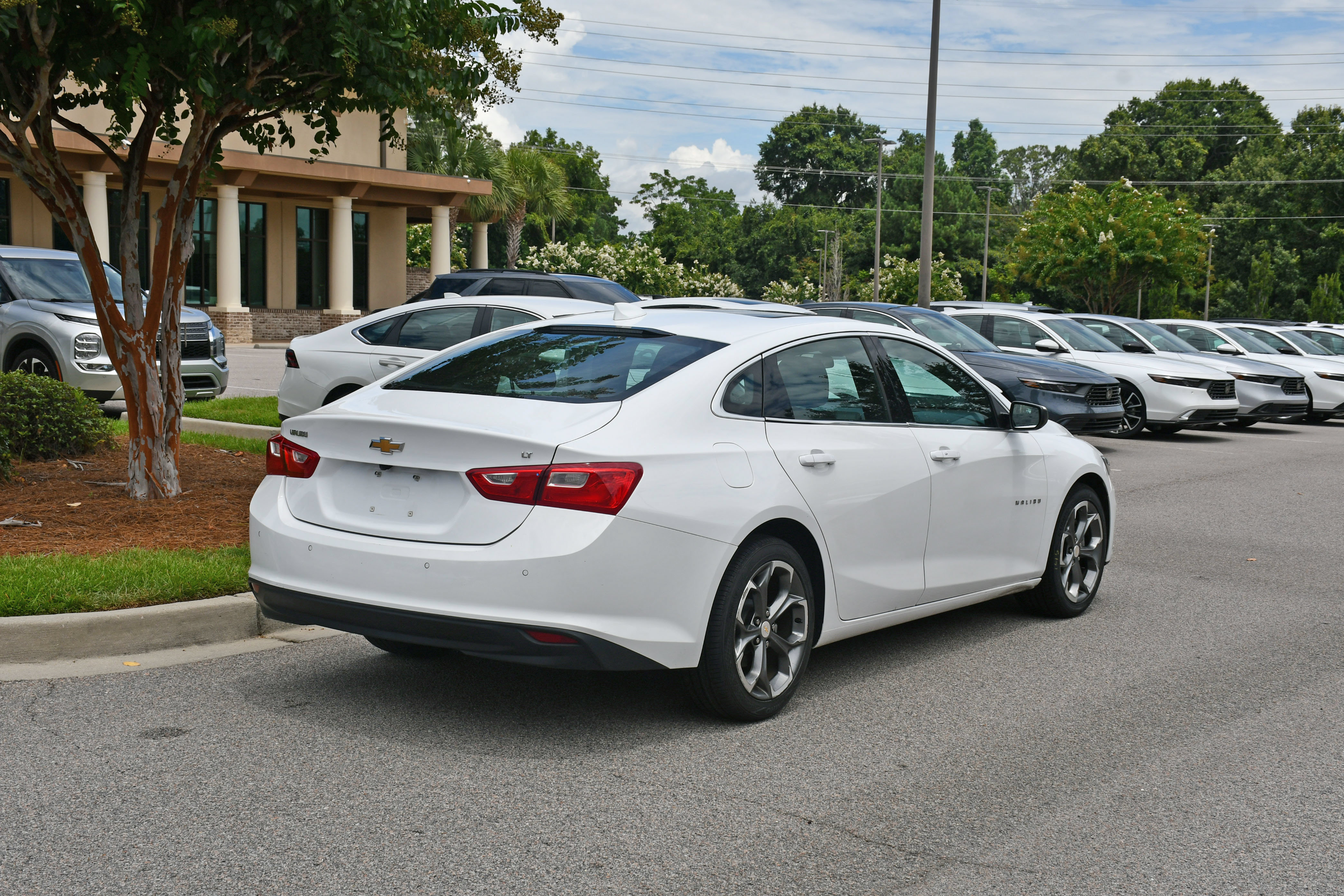 Used 2024 Chevrolet Malibu LT FWD image 19