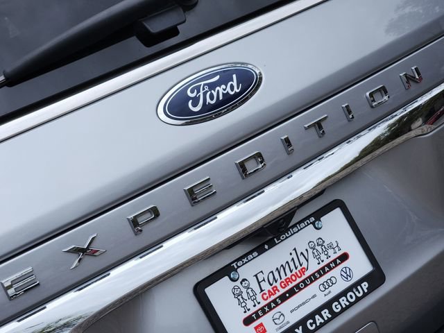 Used 2024 Ford Expedition Limited image 11