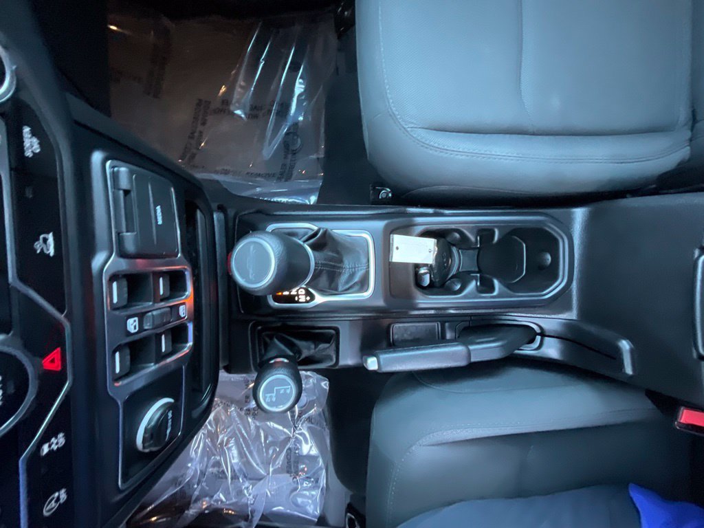 Used 2023 Jeep Gladiator Sport AWD/4WD image 20