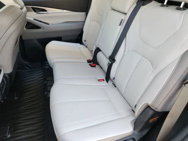 Certified 2026 INFINITI QX60 Luxe w/ Cargo Package FWD image 11