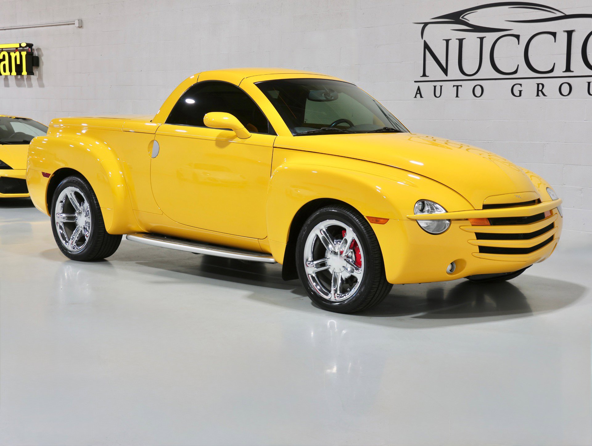 Used 2005 Chevrolet SSR 6 Speed Manual - Only 12K Mile w/ Preferred Equipment Group image 20