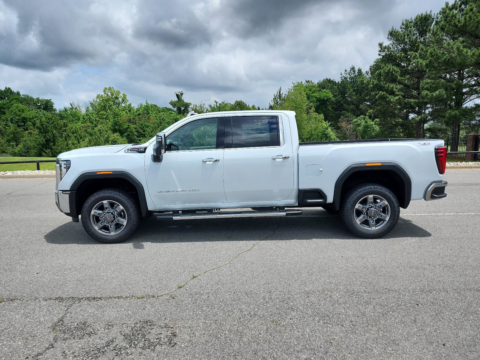 New 2026 GMC Sierra 2500 SLT w/ SLT Premium Package AWD/4WD image 2