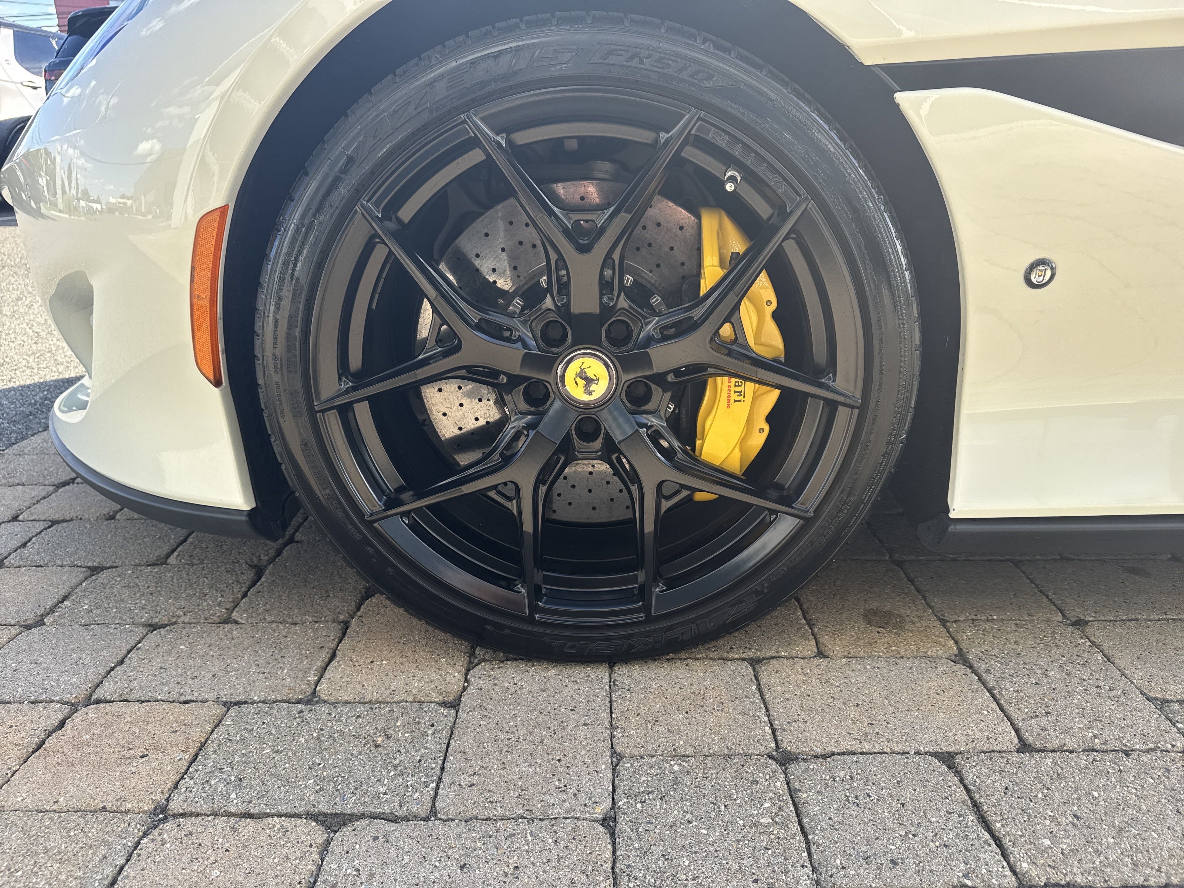 Used 2019 Ferrari Portofino image 6