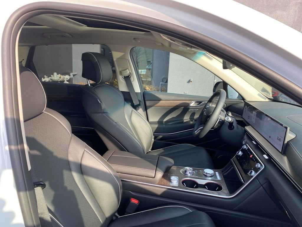 Certified 2026 Genesis GV80 2.5T Advanced image 9