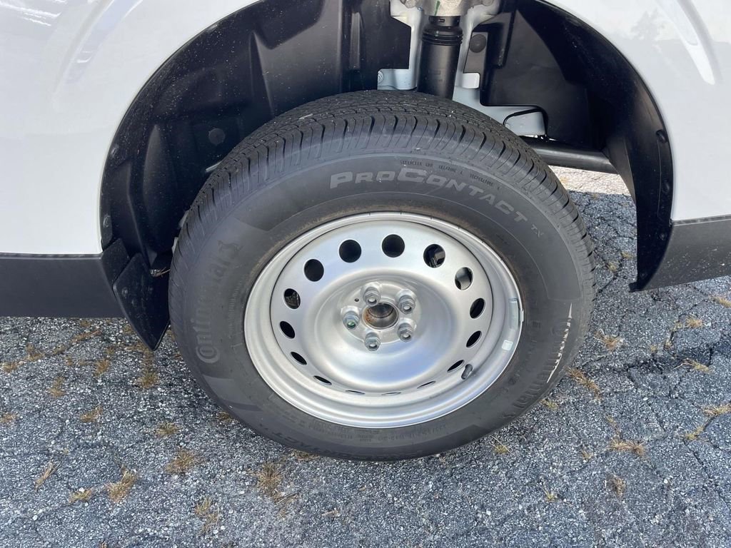 New 2025 Ford Maverick XL image 21