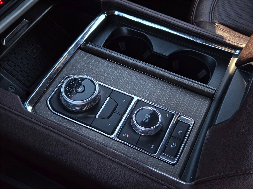 Used 2024 Ford Expedition Limited image 16