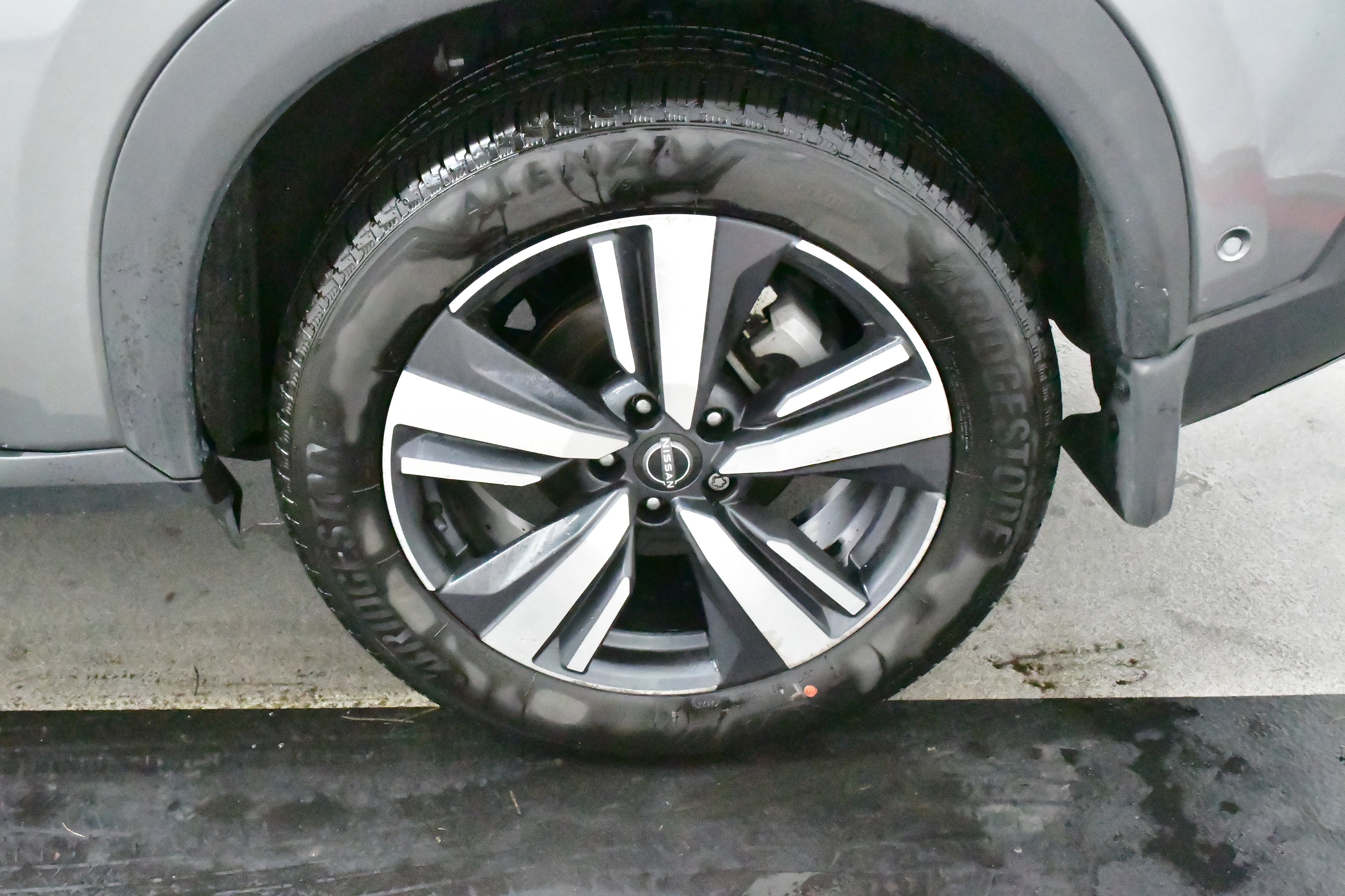 Used 2023 Nissan Rogue SL w/ SL Premium Package image 31