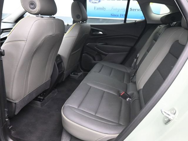 Used 2024 Chevrolet Trax ACTIV w/ Sunroof Package image 9