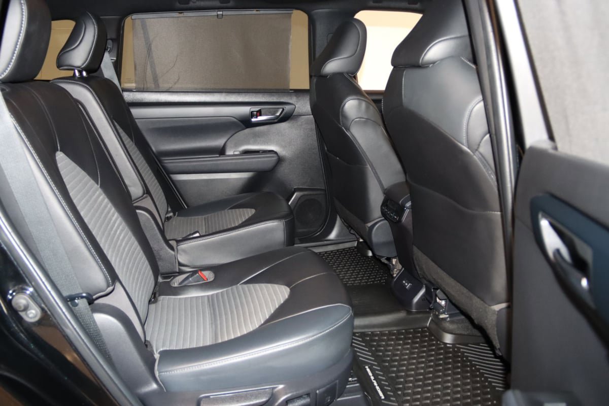 Used 2023 Toyota Highlander L image 61