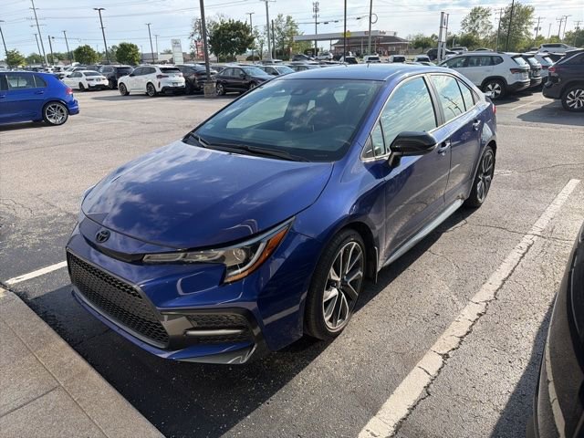 Used 2021 Toyota Corolla SE FWD image 2