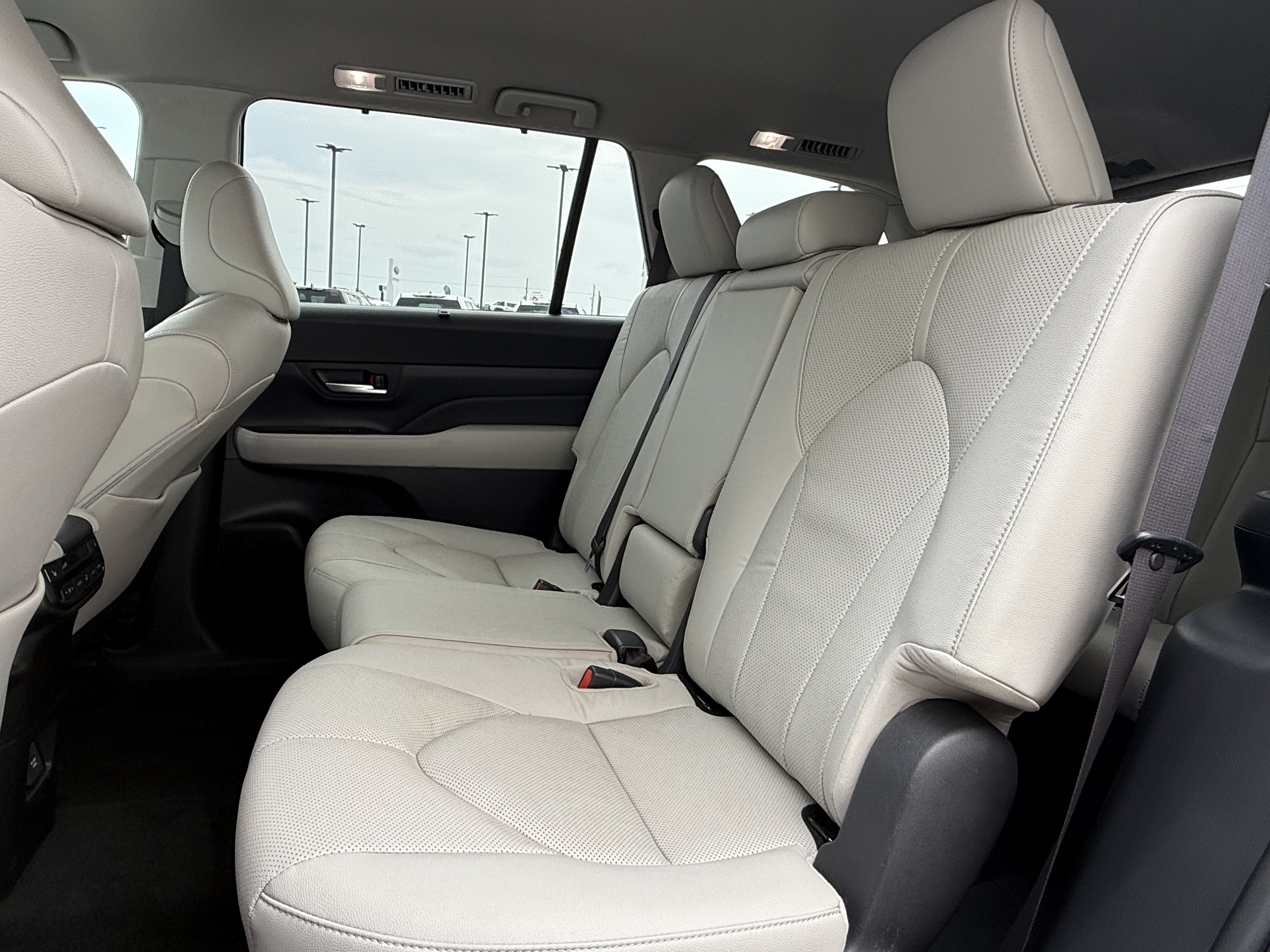 Certified 2024 Toyota Grand Highlander AWD image 6