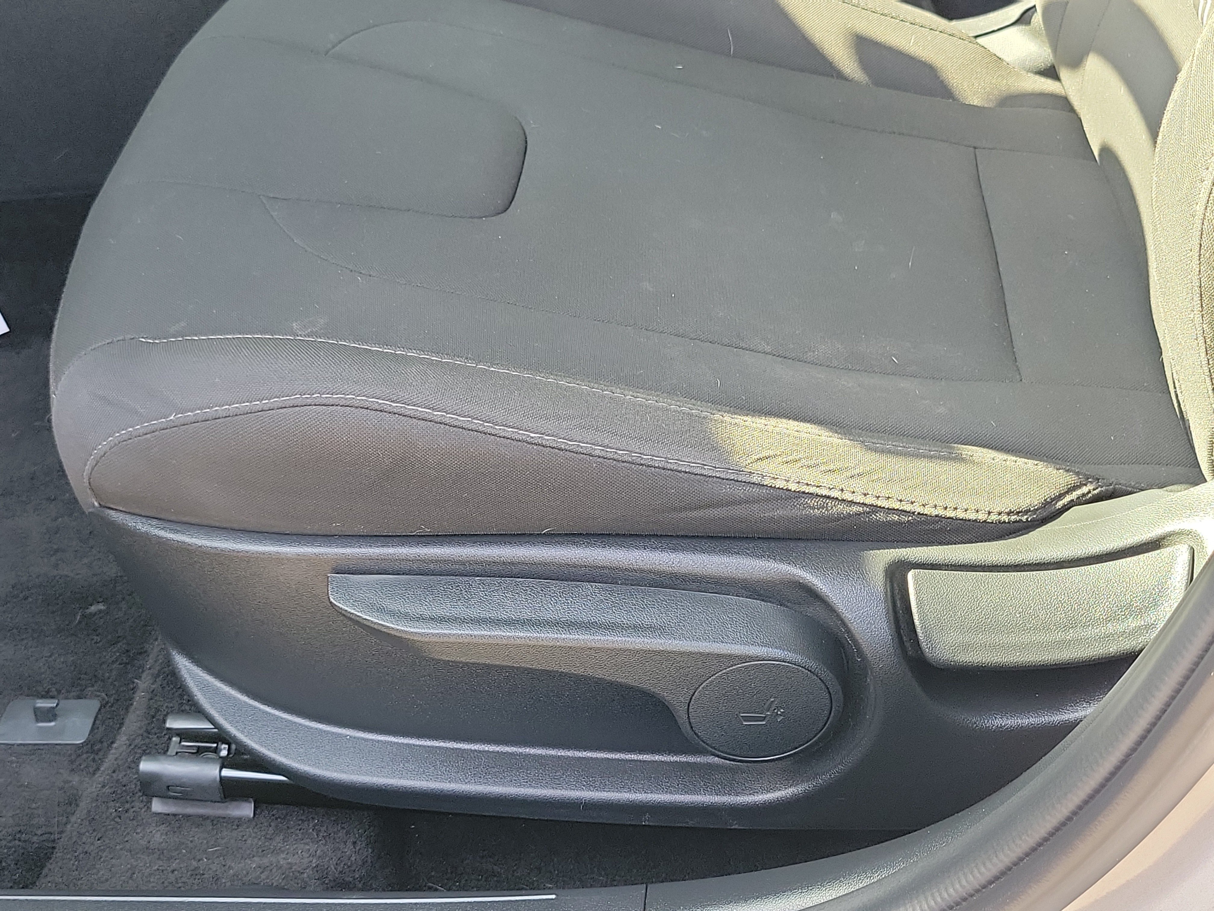 Certified 2024 Hyundai Elantra SEL FWD image 17