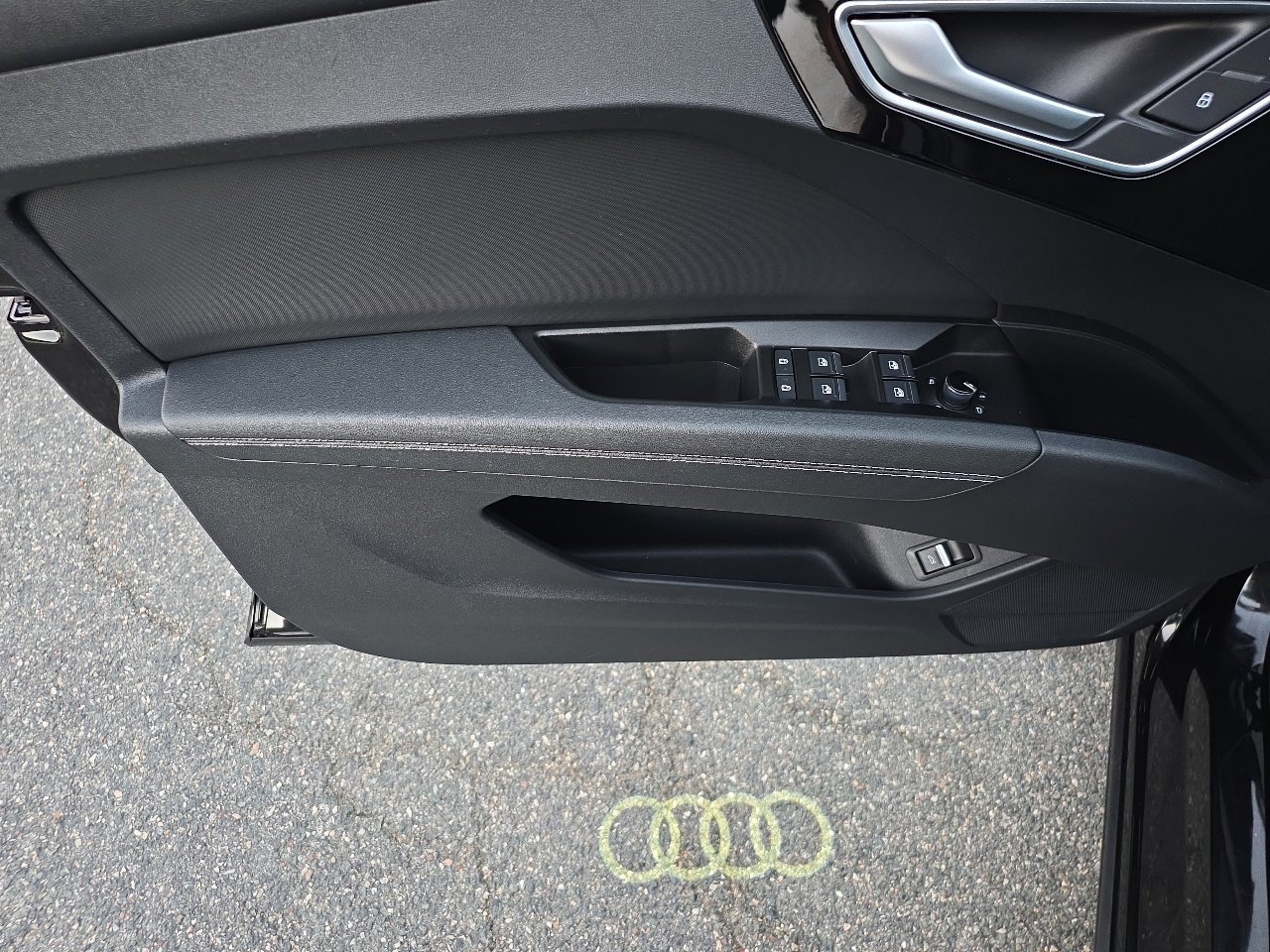 Used 2023 Audi Q4 e-tron Prestige w/ Black Optic Package image 30
