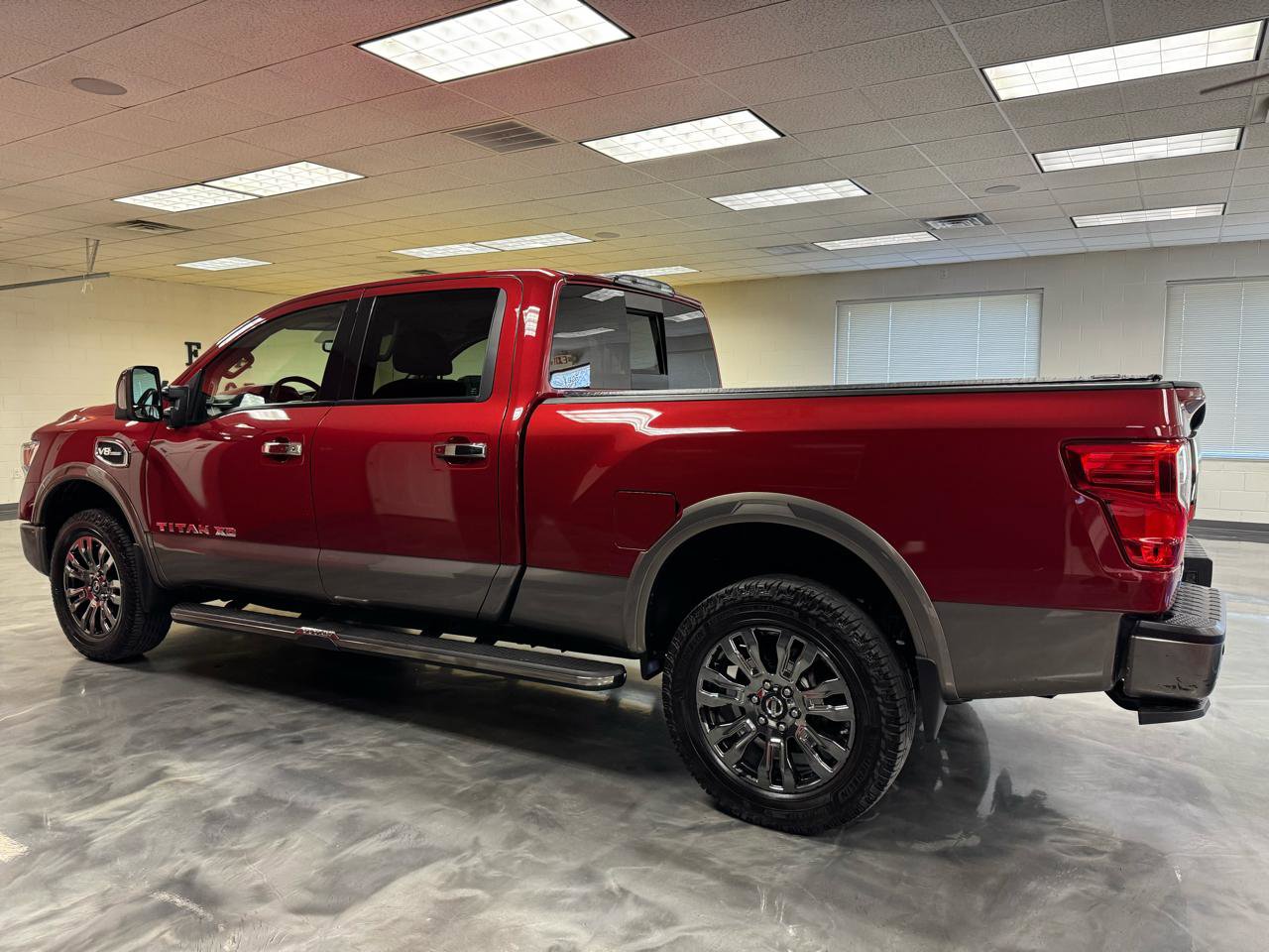 Used 2019 Nissan Titan Platinum Reserve AWD/4WD image 12