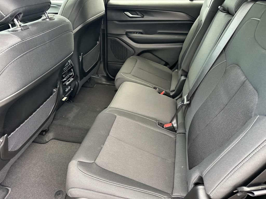 New 2026 Jeep Grand Cherokee L 4WD image 17