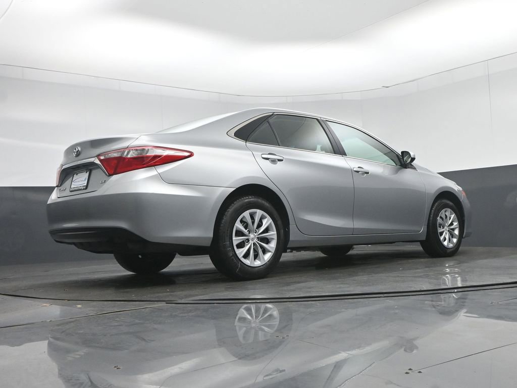 Used 2017 Toyota Camry LE image 50