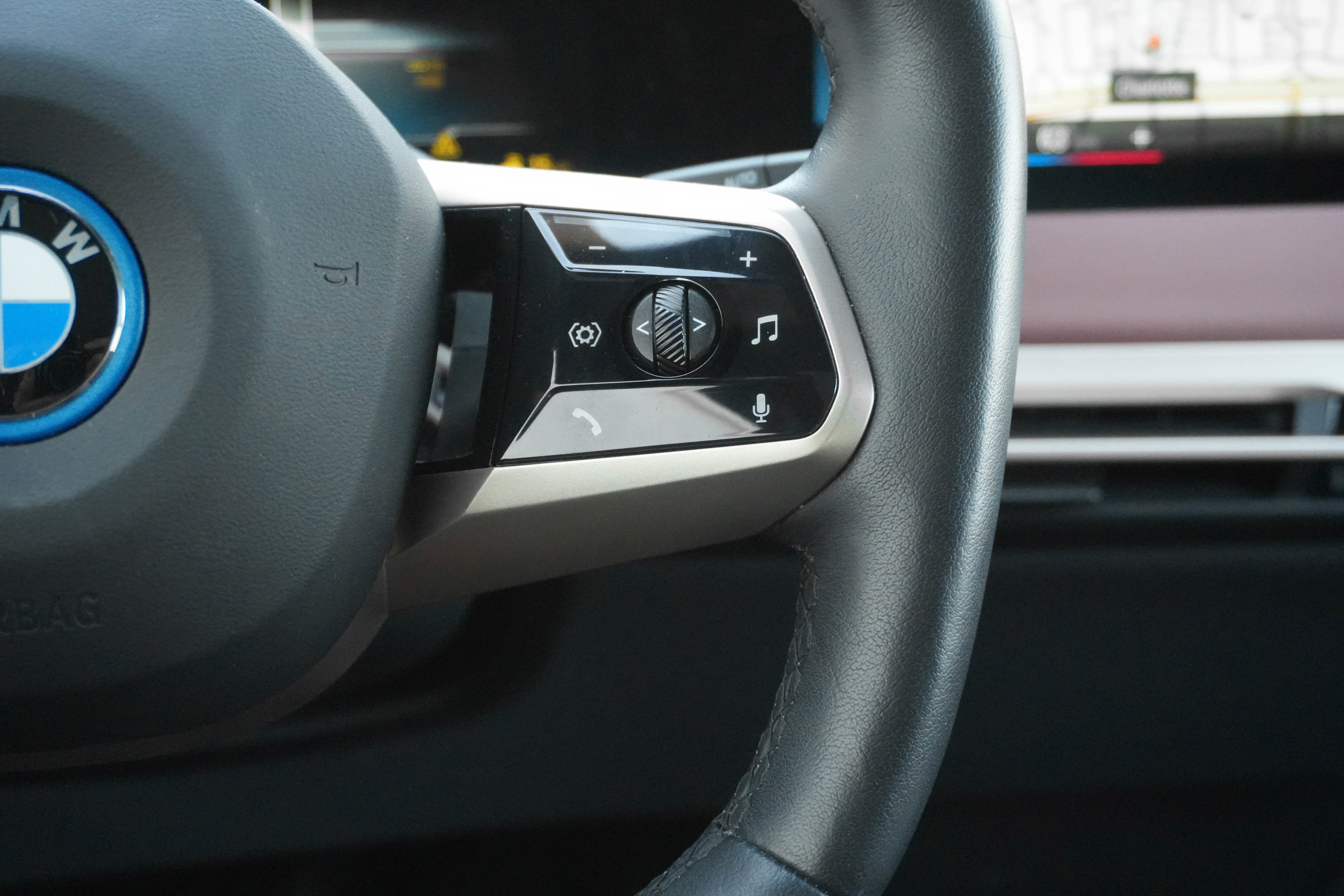 Certified 2023 BMW iX xDrive50 w/ Premium Package AWD/4WD image 18