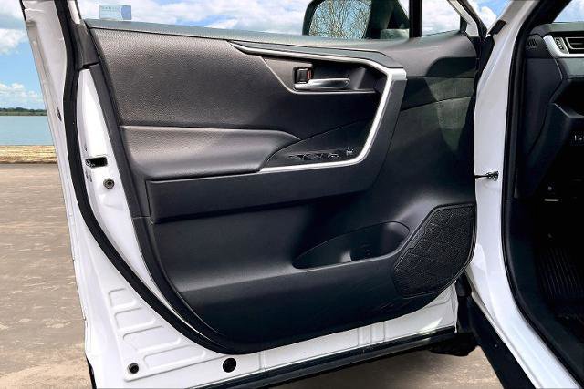 Used 2024 Toyota RAV4 SE w/ Convenience Package image 20