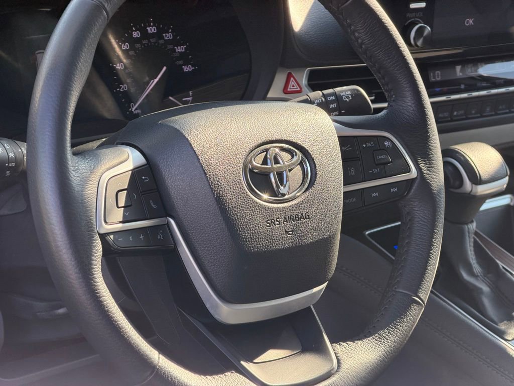 Used 2024 Toyota Sienna XLE image 10